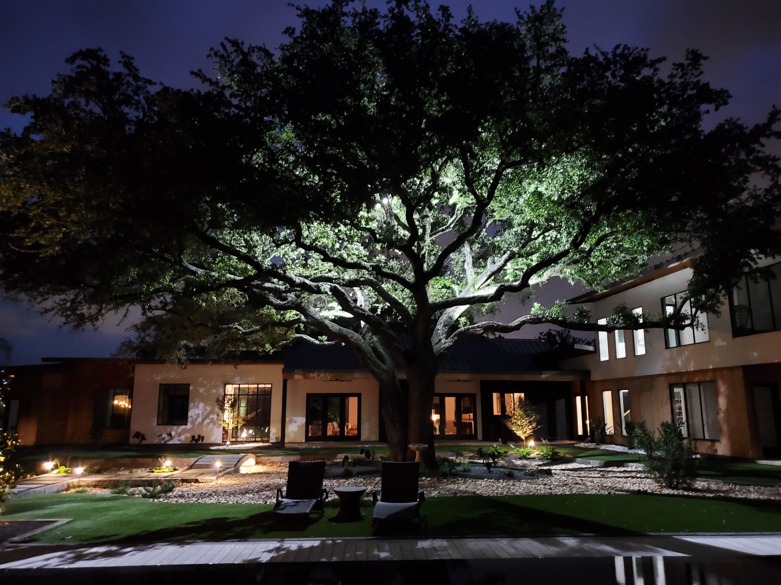 إضاءة المناظر الطبيعية في الهواء الطلق